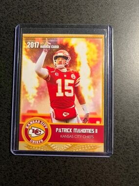 Patrick Mahomes II 2017 Gold Rookie Cards